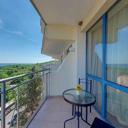Elena And Wellness 4* غولدن ساندز