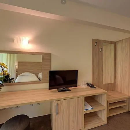 Elena And Wellness Hotell 4*