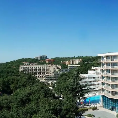 Elena And Wellness 4* غولدن ساندز