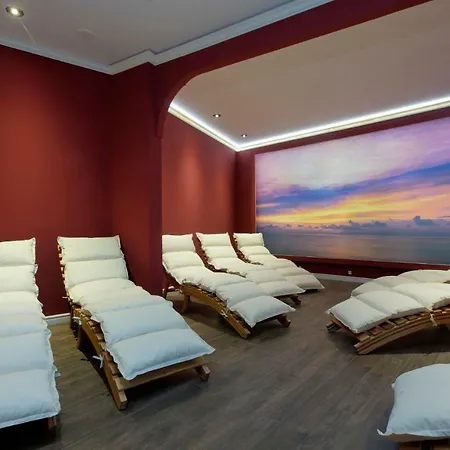 Elena And Wellness Hotell 4*