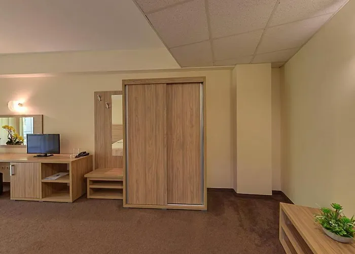 Elena And Wellness ゴールデンサンド